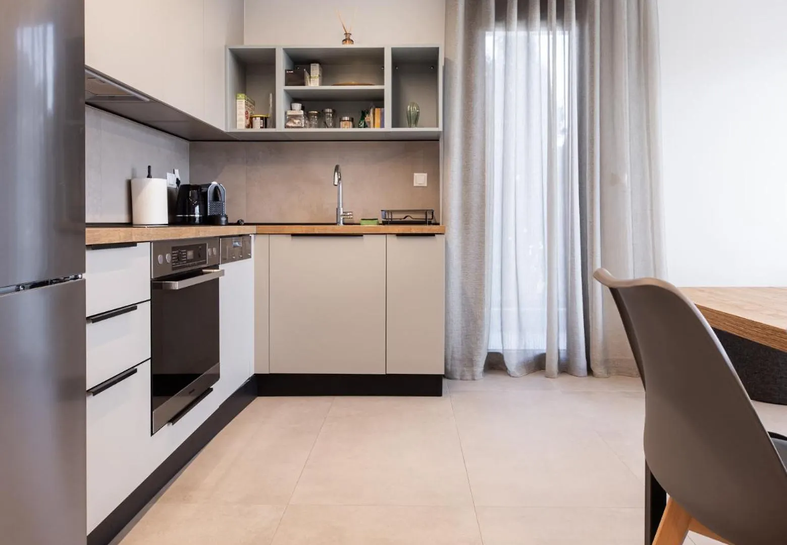 Cozy Apartment In Kalamaria, Soluň 0*,  Řecko